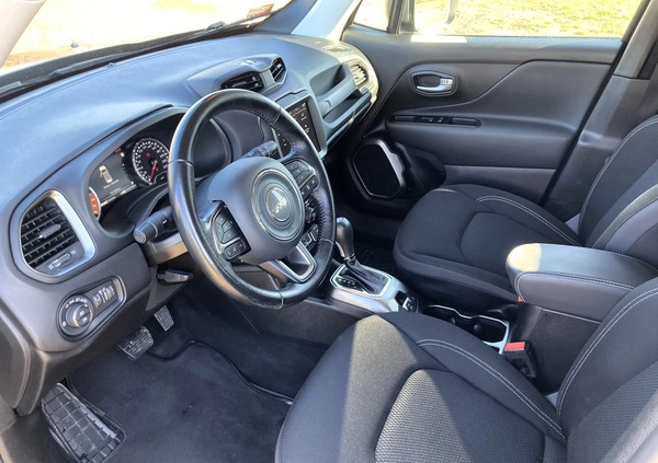 Jeep Renegade cena 74900 przebieg: 123500, rok produkcji 2019 z Warszawa małe 211